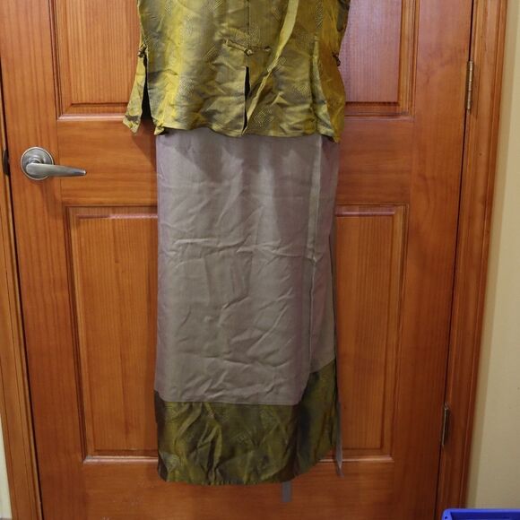 Vintage XL 100% Silk Top & Wrap Skirt Set - Muted Green Cheongsam Style - Picture 4 of 14